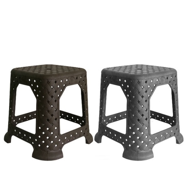 и102732 Пластмасова малка ратанова табуретка