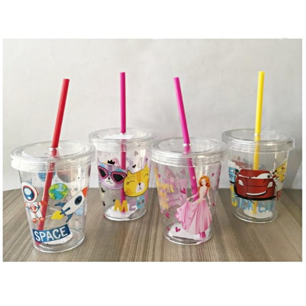 Неозаглавен (600 × 600 пиксела) Калъф за документи е изработен от висококачествени изкуствена кожа и PVC. Предлага се в черен цвят. Подходящ е за употреба от мъже и жени. Размери: 10/7 см