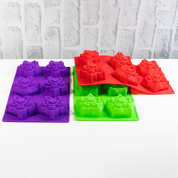 и02-18297 Форма силикон мъфини рози 6бр.